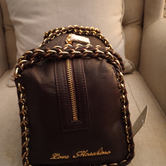 Elegant Dark Brown Leather Handbag with Gold Chain - Picture 6 of 6
